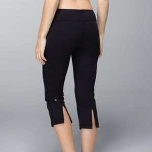 Lululemon Gather and Crow Luon Yoga Capris